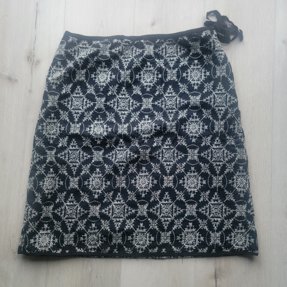 Studio Black and Cream Geometric Tie-Waist Pencil Skirt